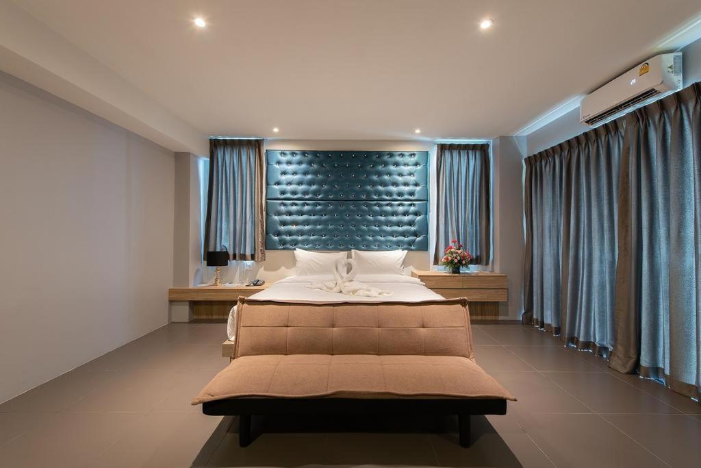 Yamin Seaview Hotel Phuket Exteriör bild