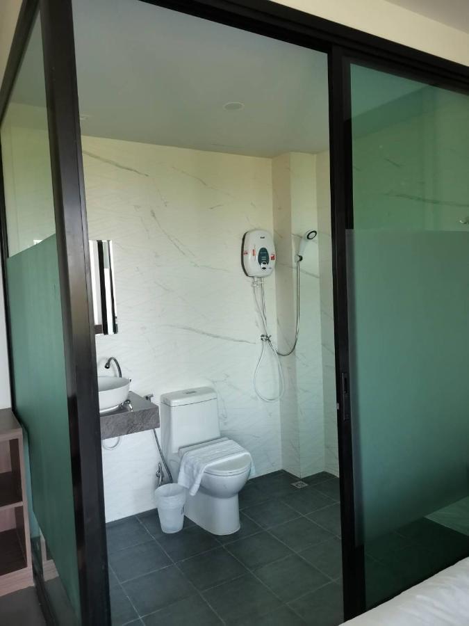 Yamin Seaview Hotel Phuket Exteriör bild