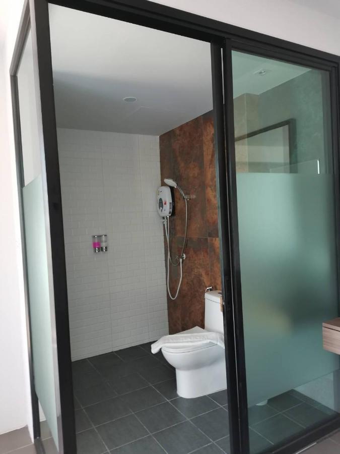 Yamin Seaview Hotel Phuket Exteriör bild